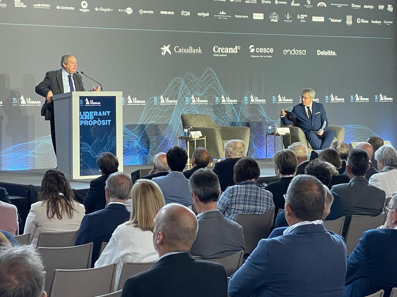 Un moment de la intervenció del ministre d&#039;Indústria, Jordi Hereu, a la Trobada Empresarial al Pirineu.