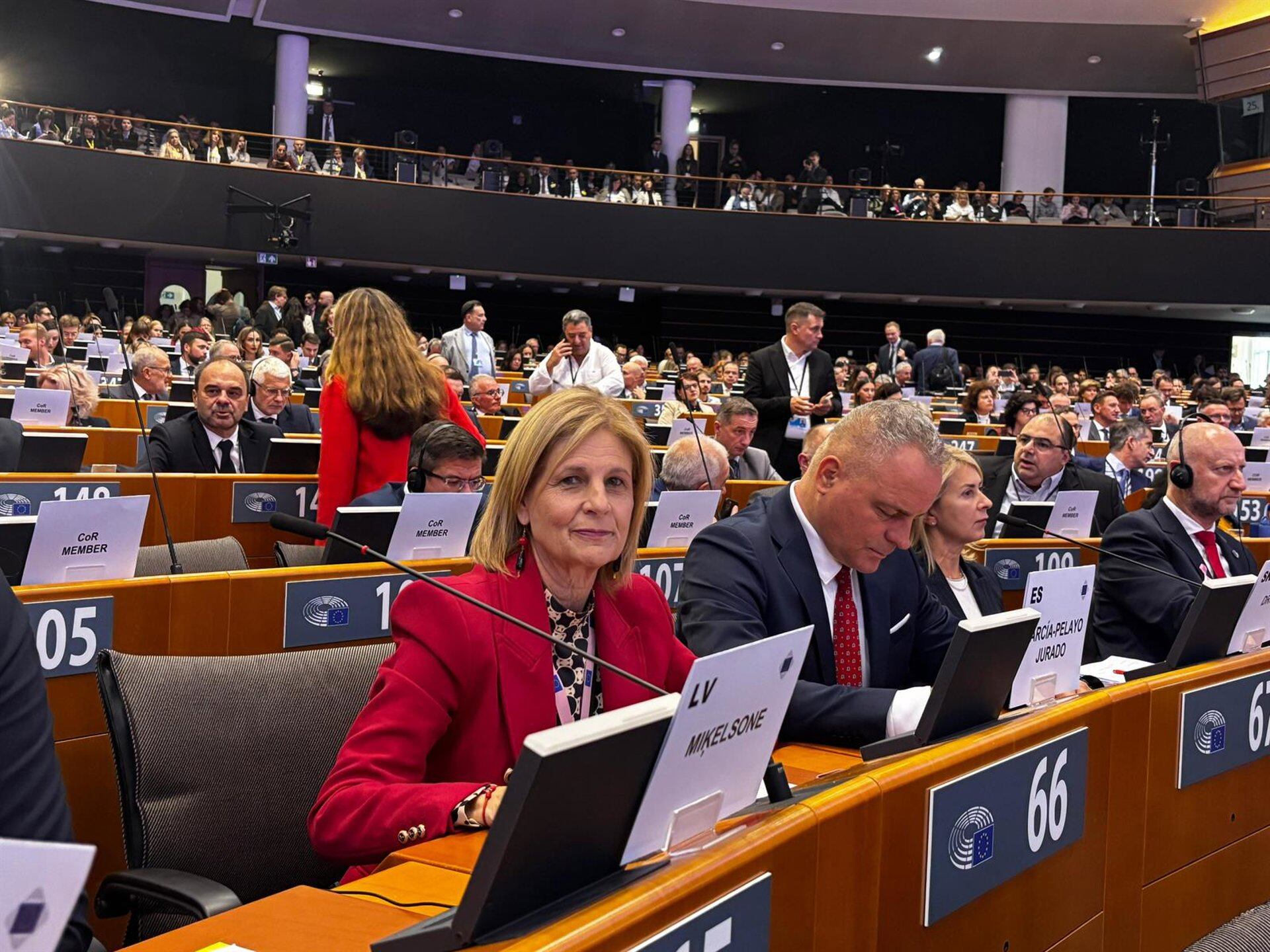 La alcaldesa de Jerez, María José García-Pelayo, en el Pleno del Comité Europeo de las Regiones