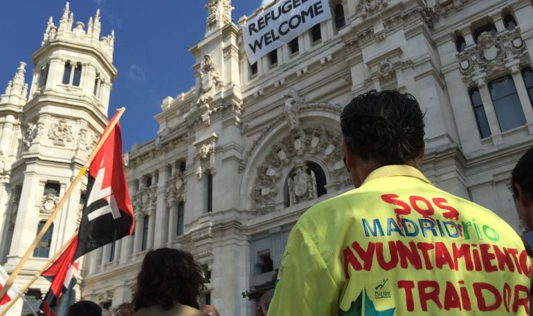 Los jardineros de Madrid Río en una manifestación celebrada en septiembre frente al Ayuntamiento.