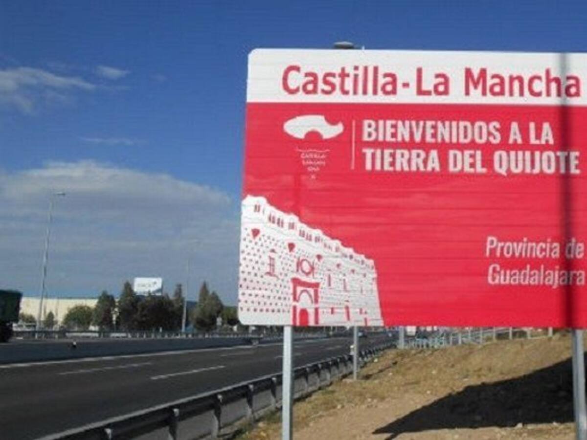 Piden la retirada de los carteles que identifican a Guadalajara con el Quijote
