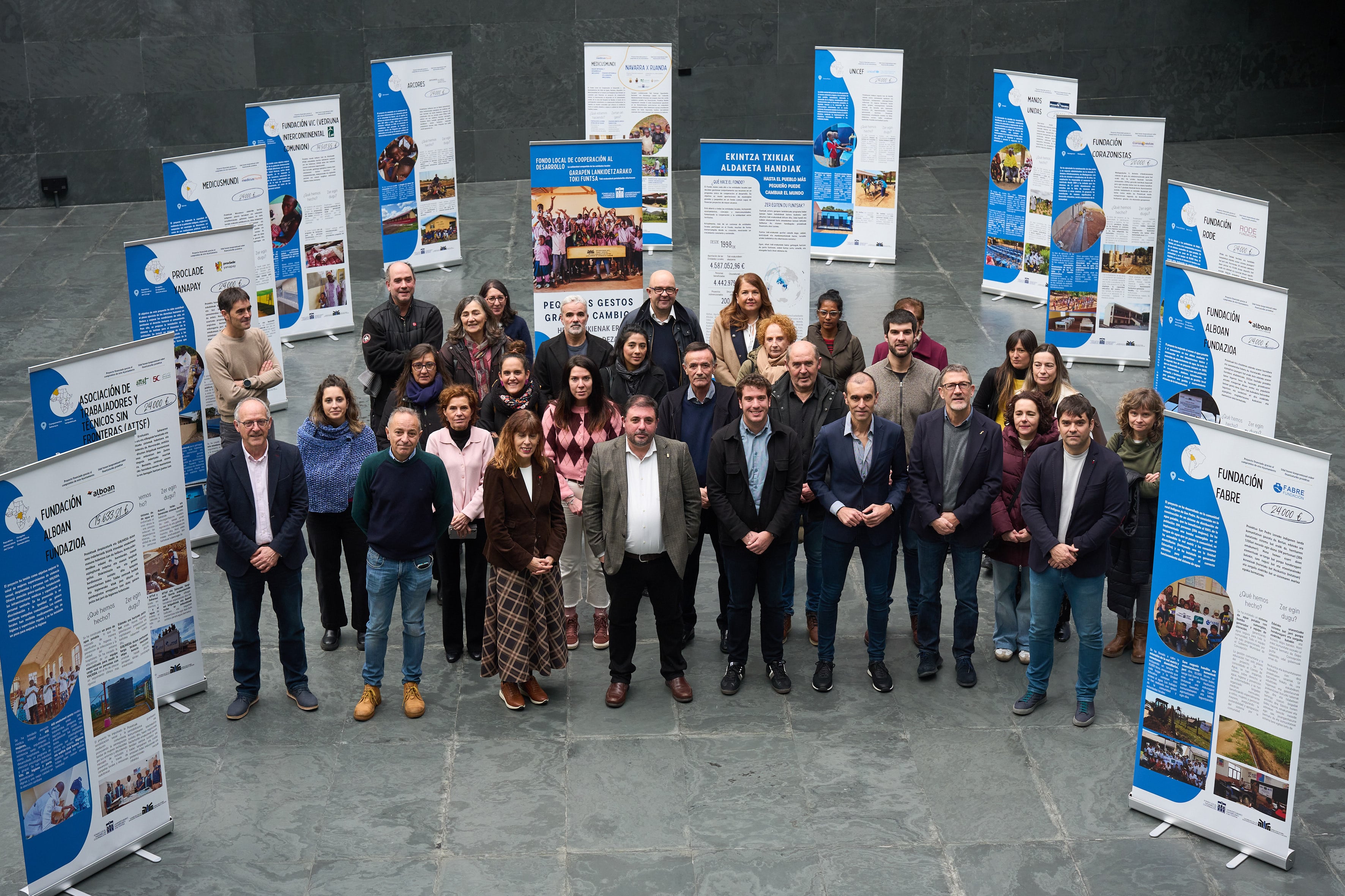 El Parlamento de Navarra acoge , hasta el 10 de enero, una exposición sobre el Fondo Local de Cooperación al Desarrollo de las Entidades Locales