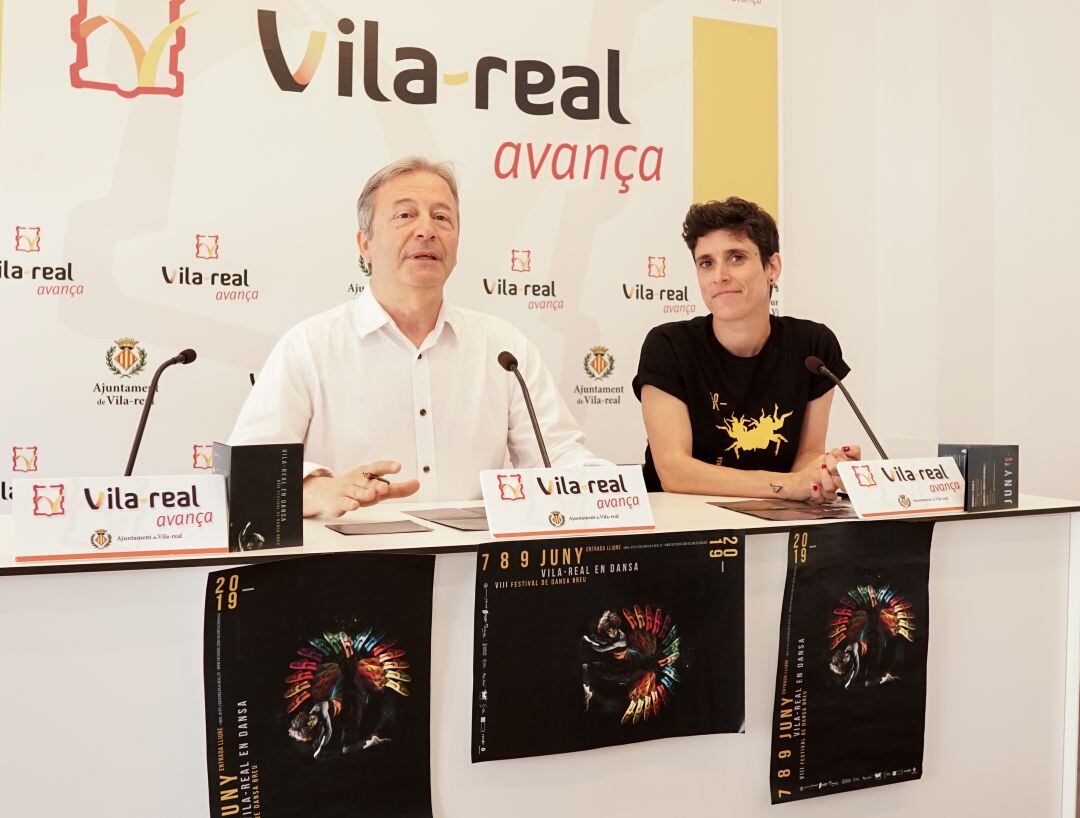 El concejal de Cultura, Eduardo Pérez, y la directora artística del festival, Pepa Cases, en la presentación de Vila-real en dansa 2019