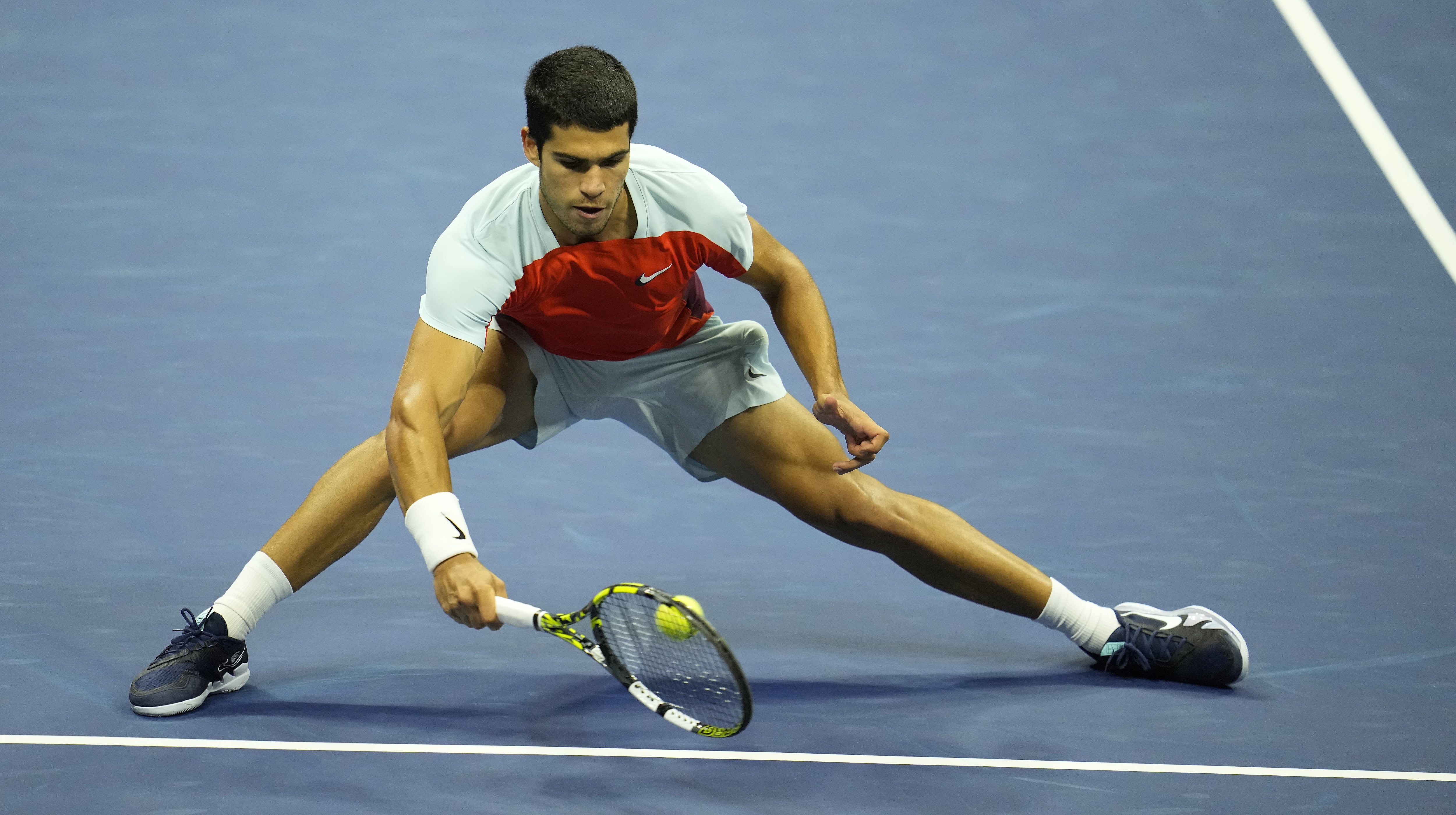 Carlos Alcaraz durante un partido en el US Open (Tenis, Abierto, Francia, España, Estados Unidos, Nueva York) EFE/EPA/RAY ACEVEDO