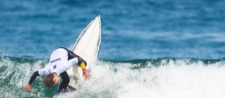 El canario Paolo Giorgi marca la pauta en el primer día del Pantín Junior Pro by Gadis