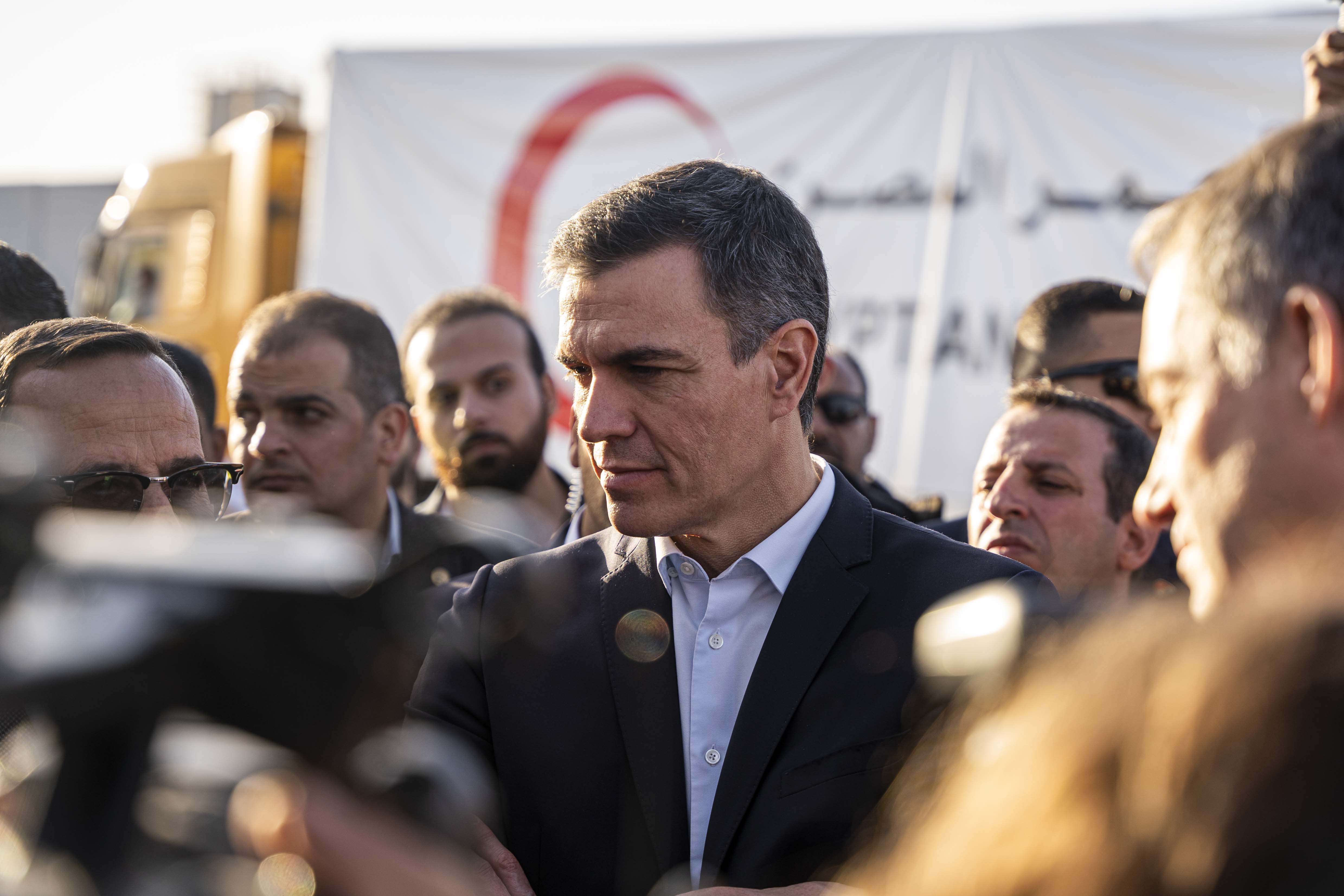 Pedro Sánchez durante su visita al paso de Rafah el pasado mes de noviembre