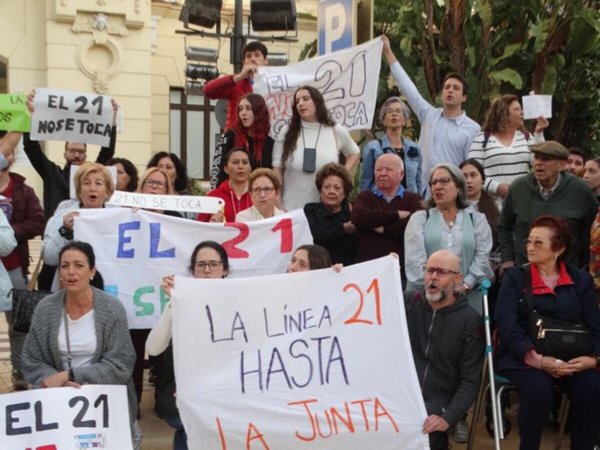 La EMT mantendrá la cabecera de la línea 21 en la Junta de los Caminos tras la protesta vecinal