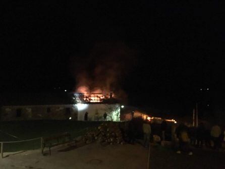 El fuego ha ocasionado importantes daños materiales