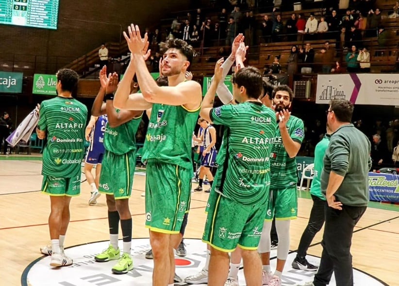 Victoria ante Ponferrada / Albacete Basket