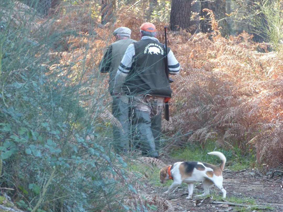 Los cazadores se encontraban en ese momento persiguiendo una pieza de caza