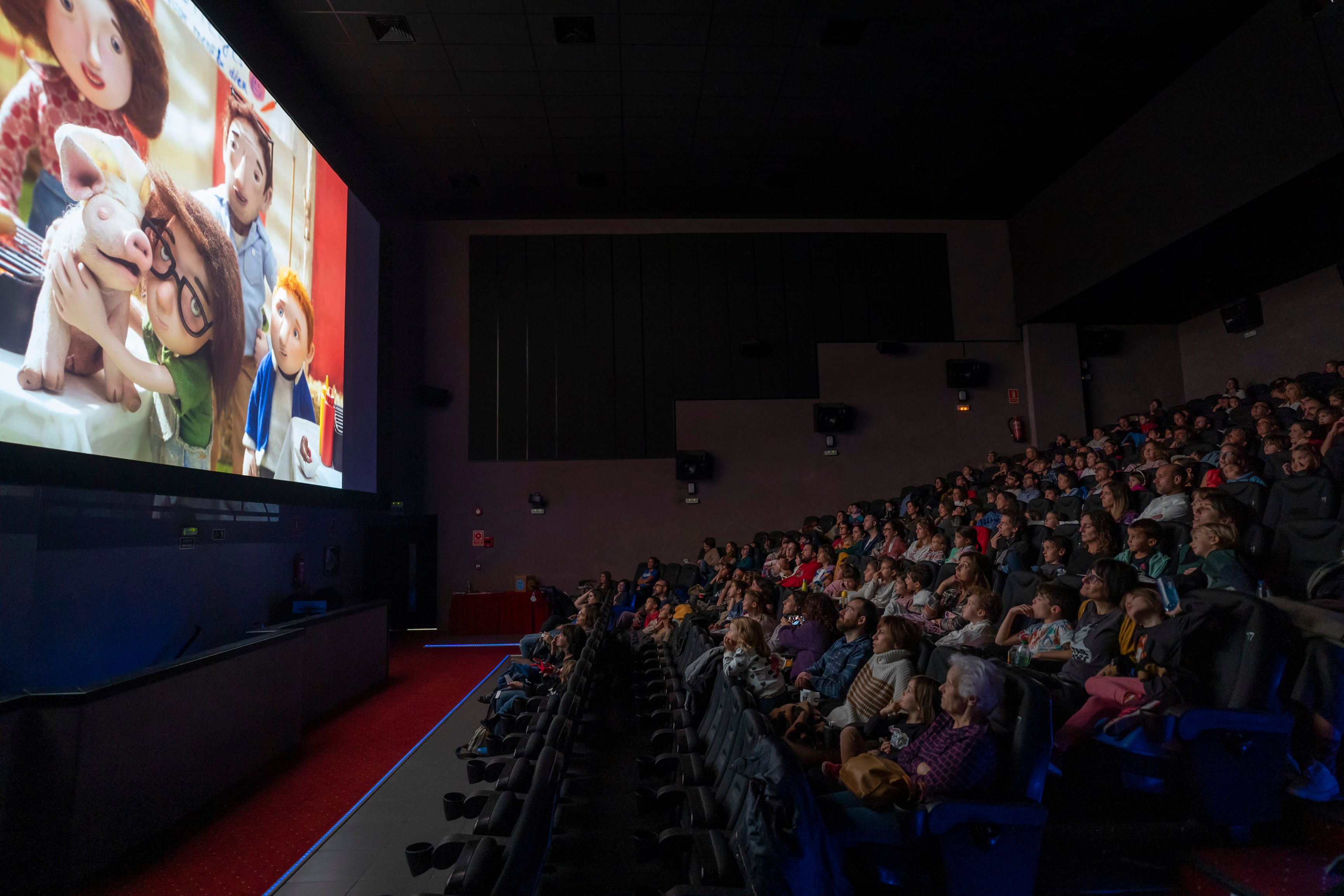 Sala de cine durante una proyección