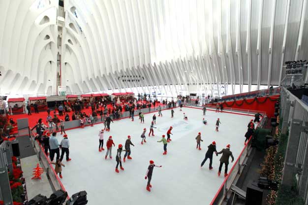 Aspecto de la pista de hielo en el interior del Ágora de la Ciudad de las Artes y las Ciencias