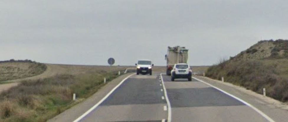 Carretera A-230 en Los Monegros