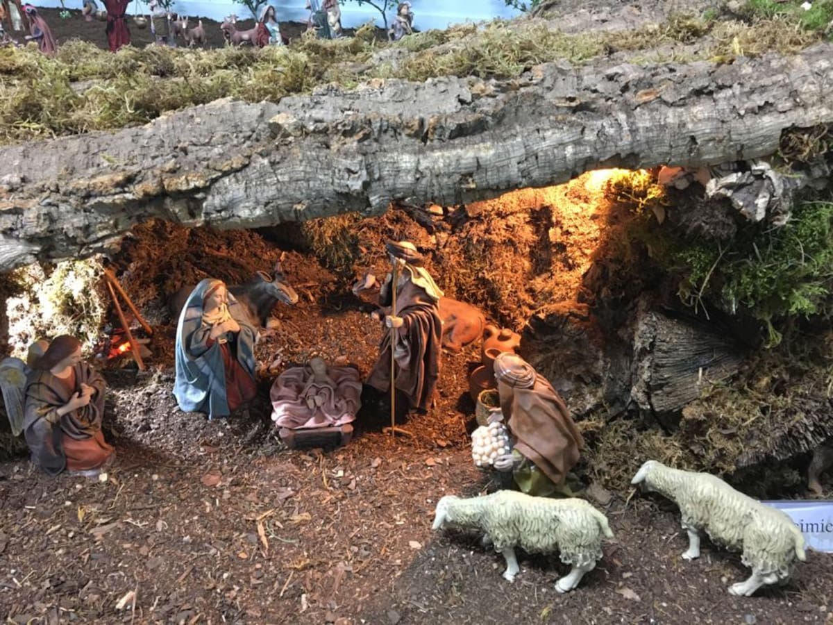 Los belenes tradicionales llenan Barbastro de espíritu navideño