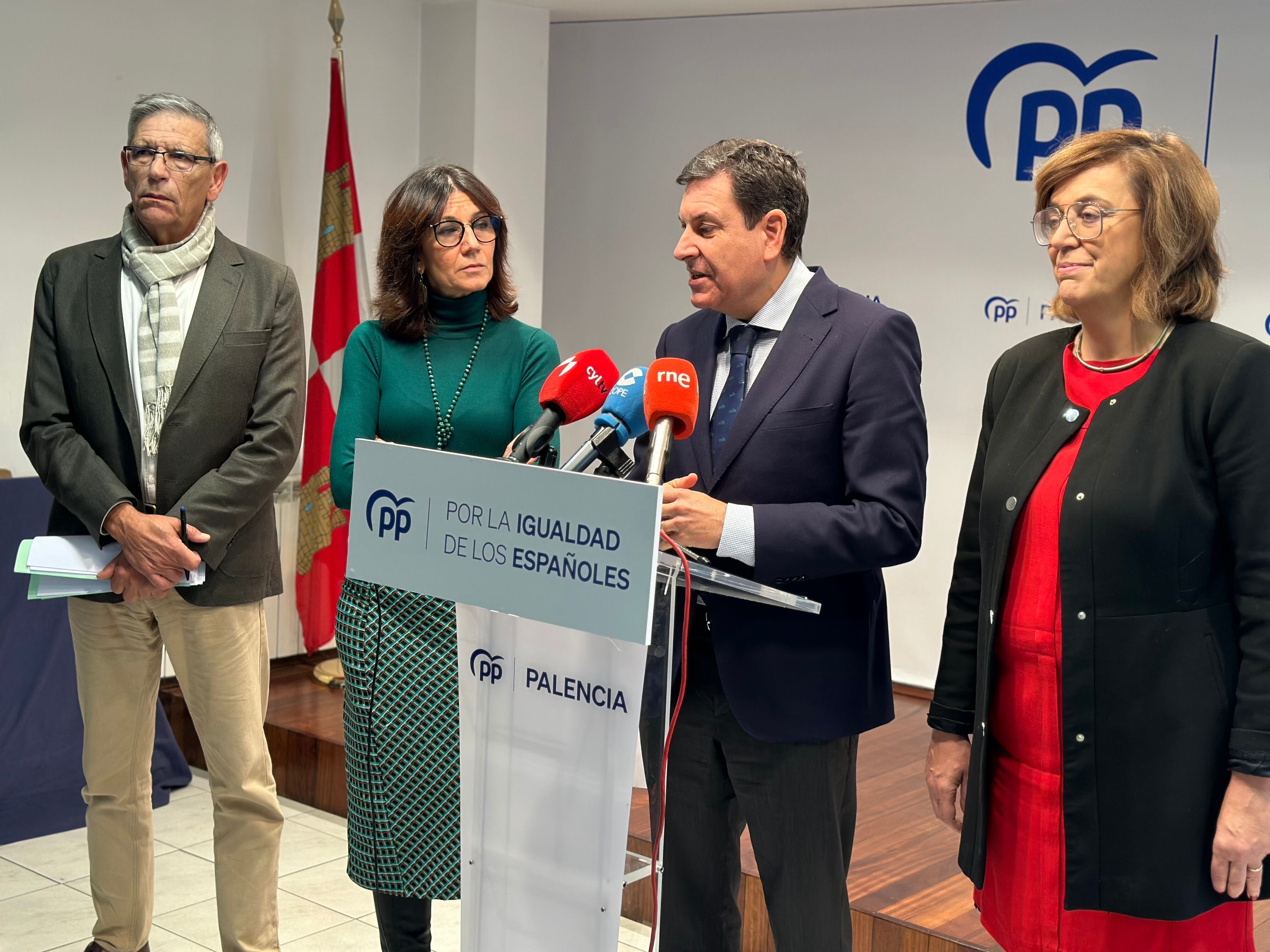 Rueda de prensa del PP en palencia para valorar los resultados del informe PISA