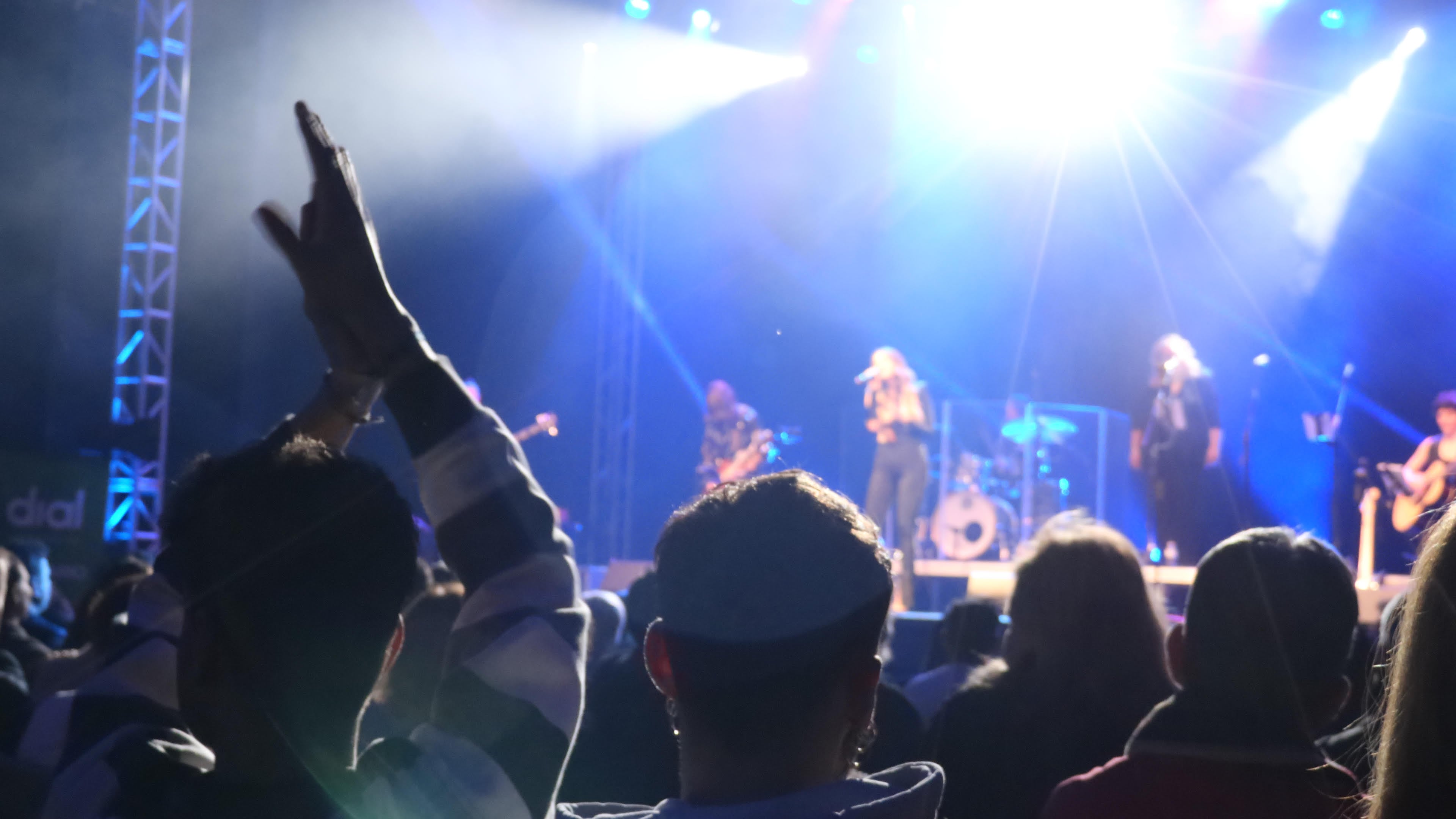 Concierto de Lorena Gómez en el Escenario Dial de La Esfera de Alcobendas