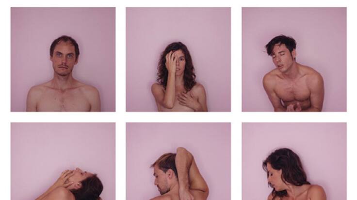 "What is love? Baby do not hurt me" se representa en el Principal