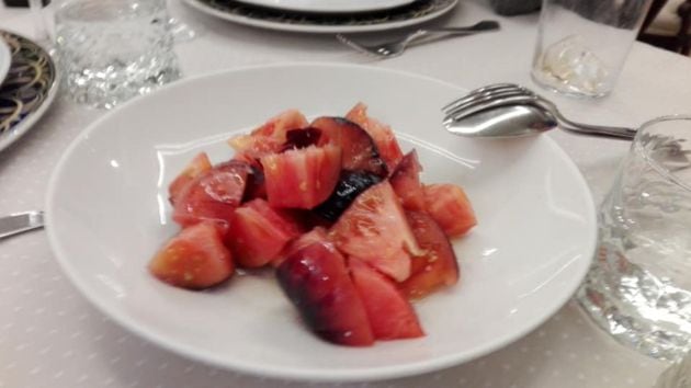 Tomates morados en la taberna Tragantúa