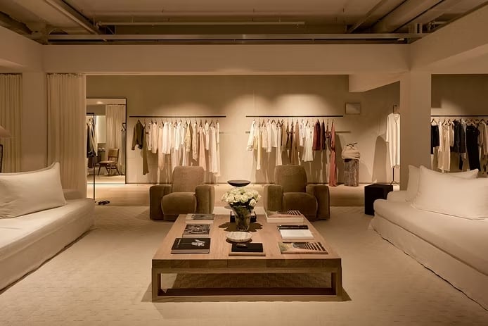 ''El Aparatamento'' en la tienda Zara en A Coruña