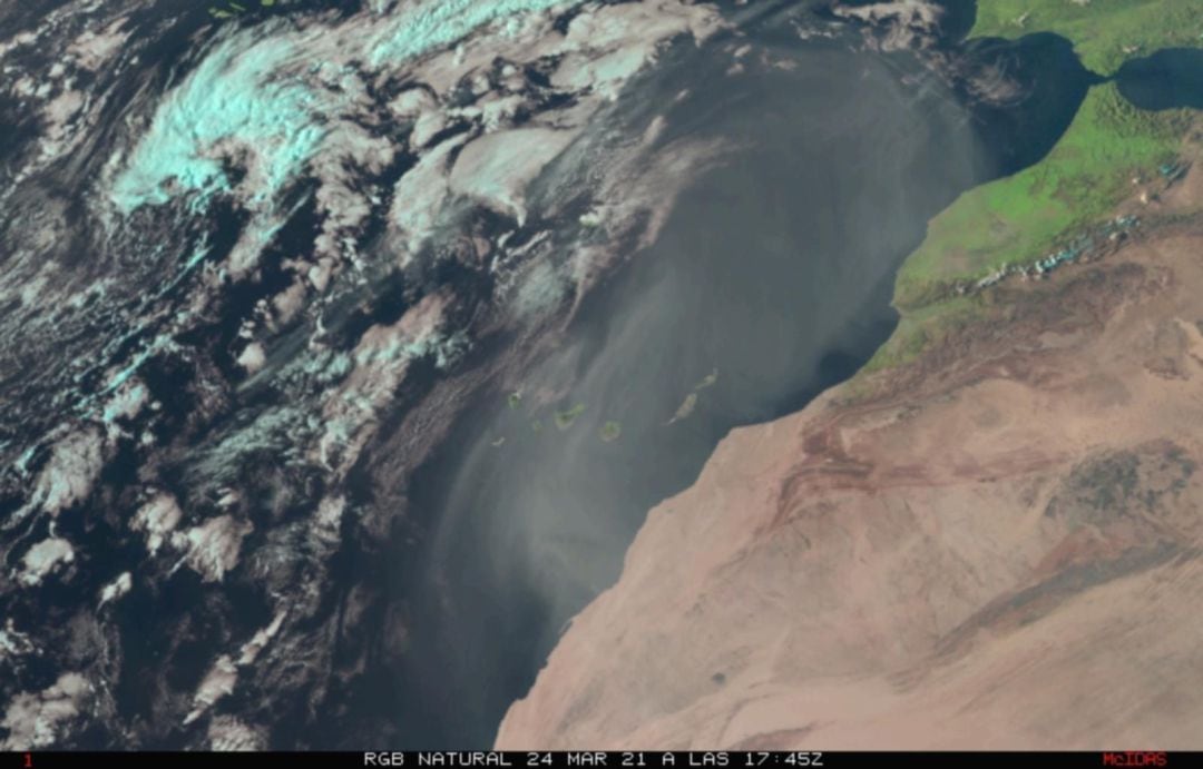 Imagen de satélite de la calima en Canarias