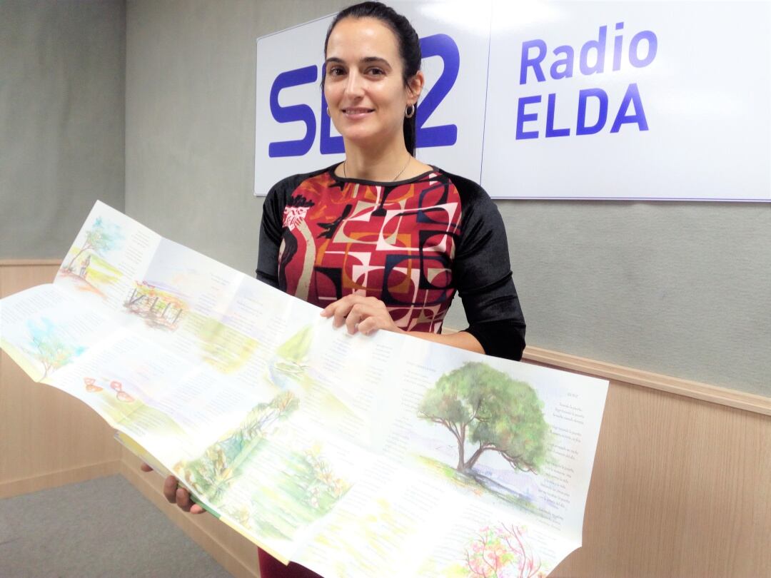 Lorena Tranche en el estudio de Radio Elda SER
