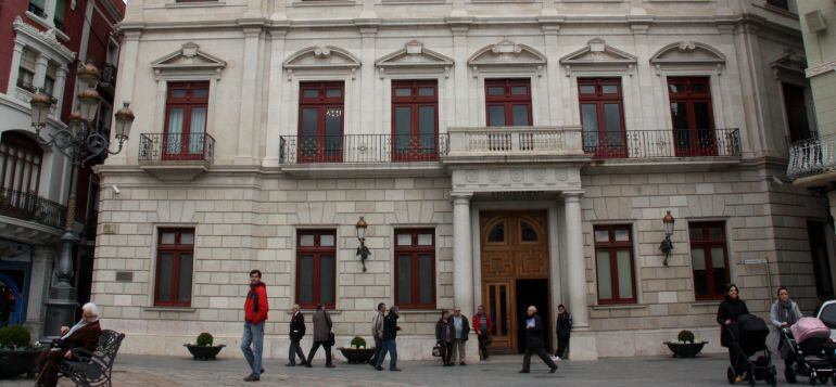 Façana de l'Ajuntament de Reus.