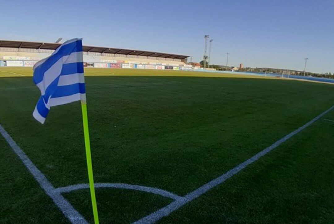 El terreno de juego del Estadio Municipal de El Montecillo.