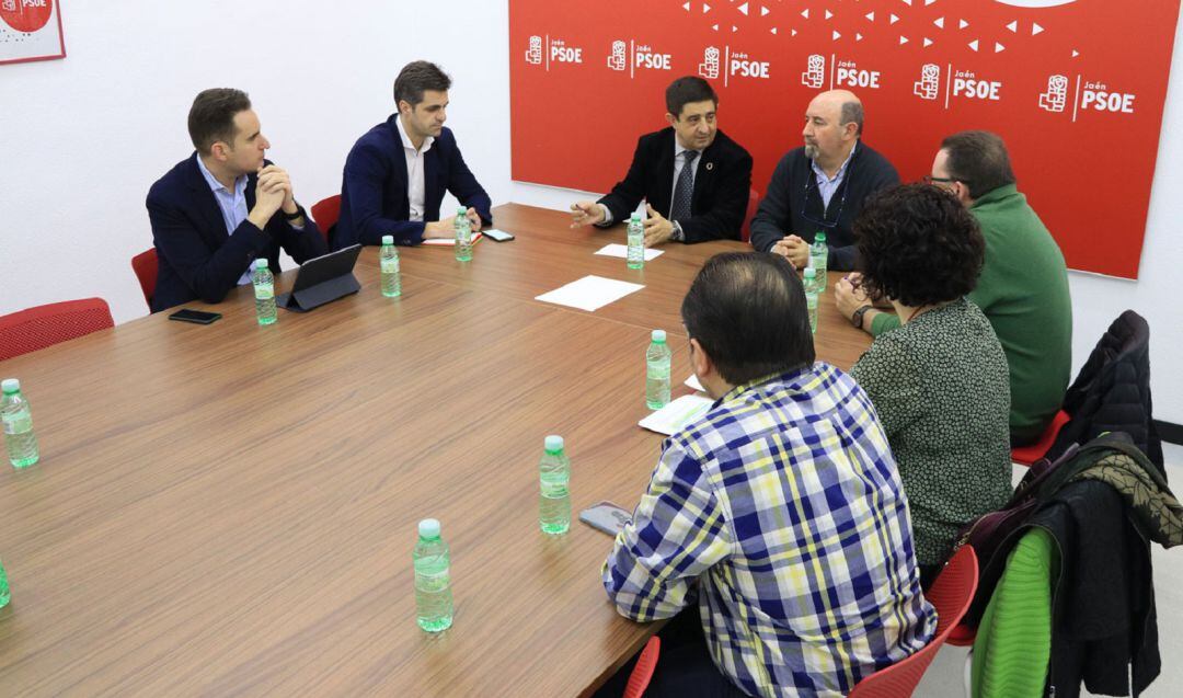 Momento de la reunión entre PSOE y UGT