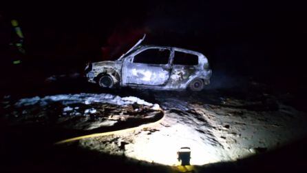 Coche calcinado esta madrugada