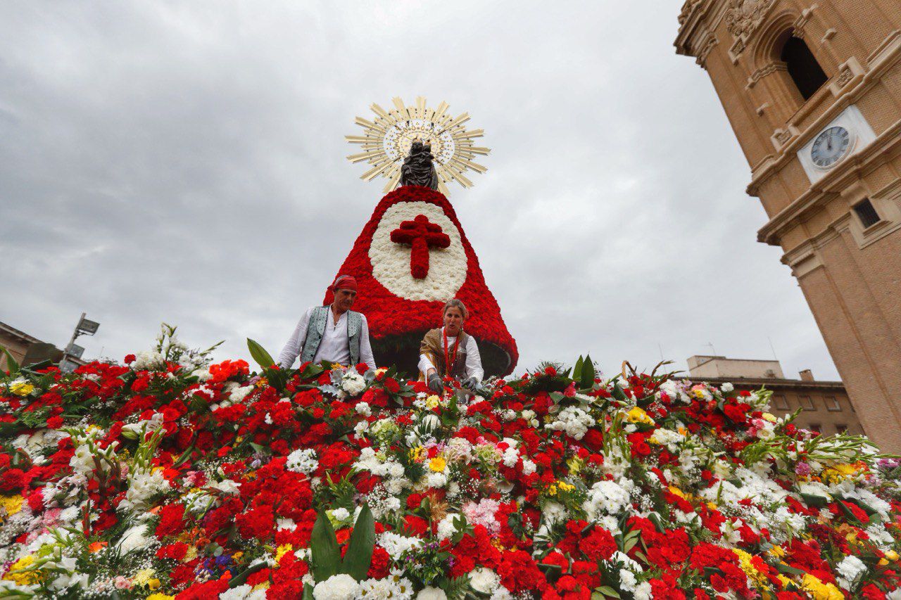 El manto de la Virgen del Pilar de Zaragoza