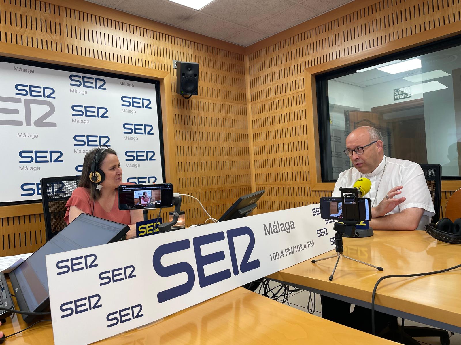 El obispo de Málaga durante la entrevista en la SER