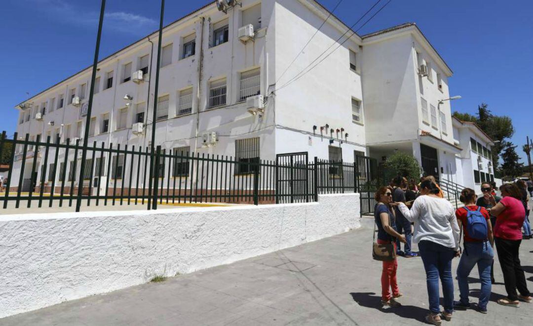 El colegio afectado por una plaga de pulgas que ha sido fumigado en los últimos días