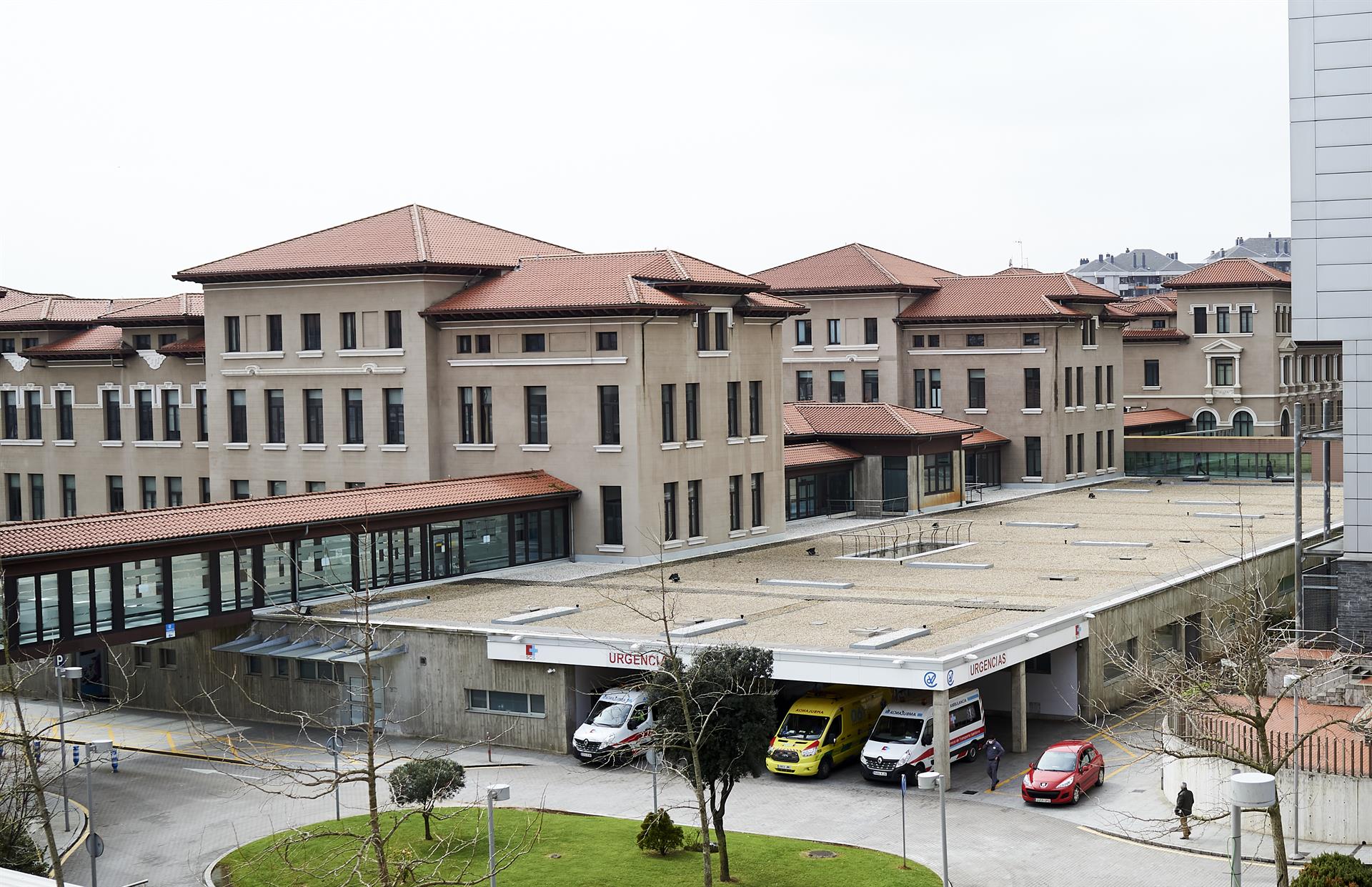 Ambulancias en el Hospital Marqués de Valdecilla