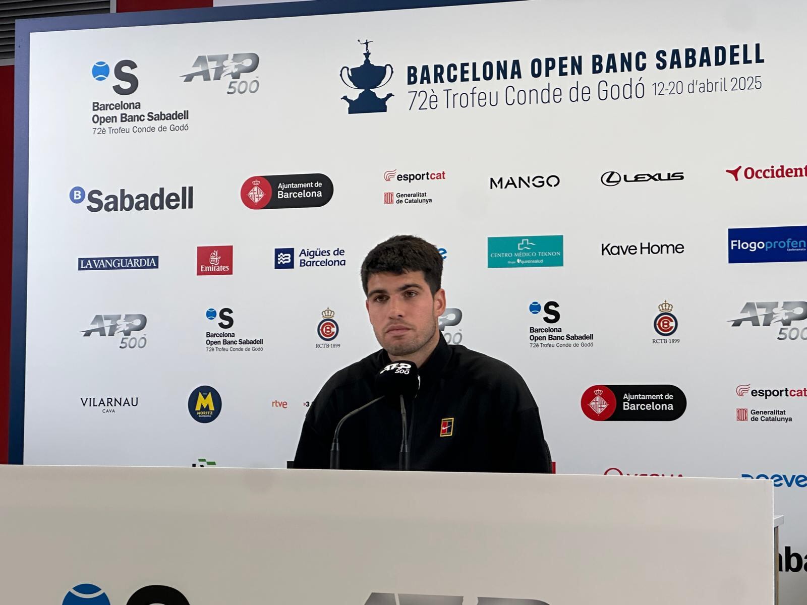 Carlos Alcaraz, en rueda de prensa, tras vencer a Djere en el Conde de Godó