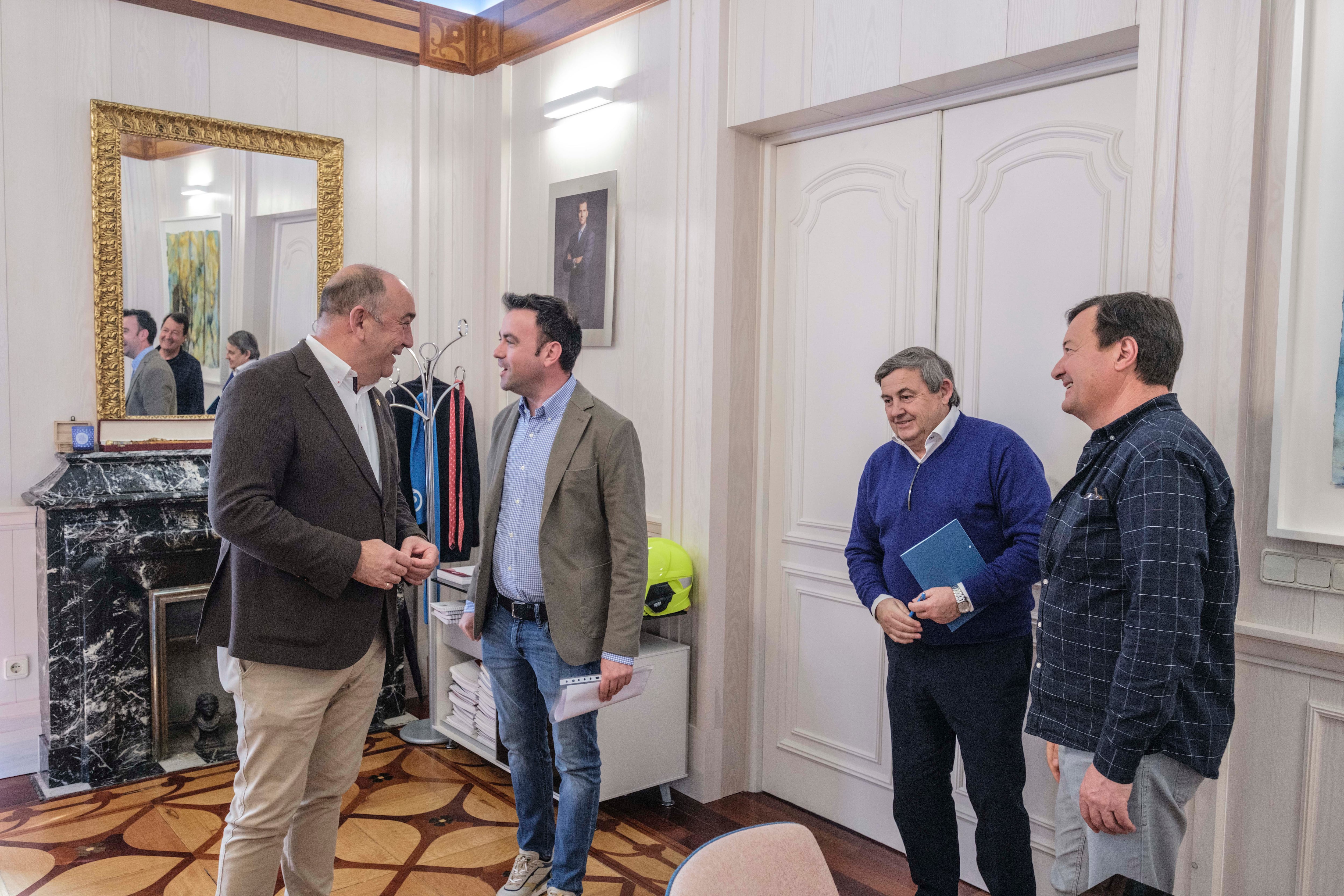 Visita del alcalde de Cuéllar al presidente de la Diputación