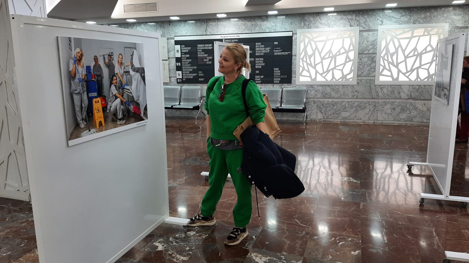 El Hospital General de Elche celebra la semana de la mujer con una exposición fotográfica y una charla informativa