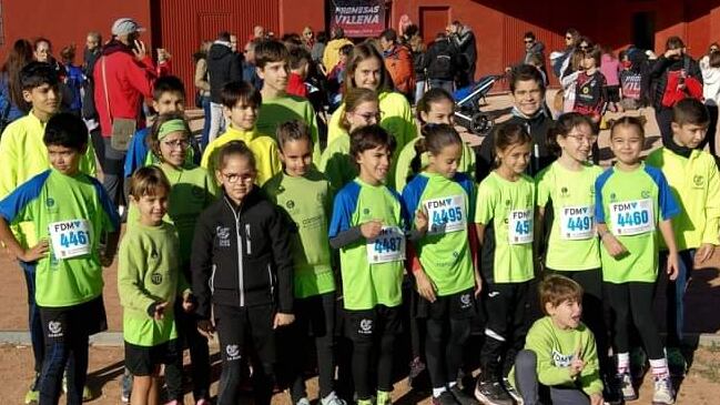 Los jóvenes atletas del Club Atletismo Elda destacaron en Villena