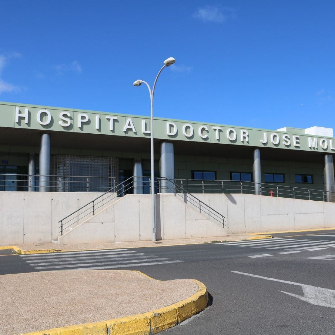 Entrada de Urgencias del hospital doctor José Molina Orosa de Arrecife, en Lanzarote.