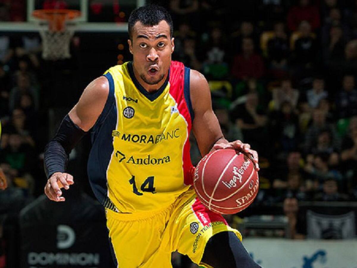 Stephen Holt, nuevo base del CAI