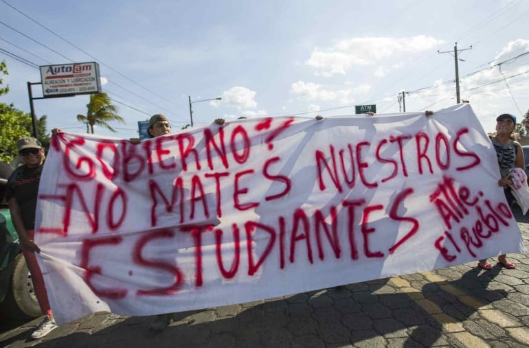 Centenares de personas protestaban el lunes 23 de abril de 2018, durante una manifestación en contra del gobierno de Daniel Ortega