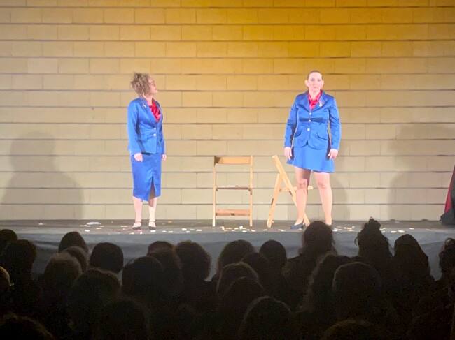 Las Couchers durante su actuación en Yéqueda