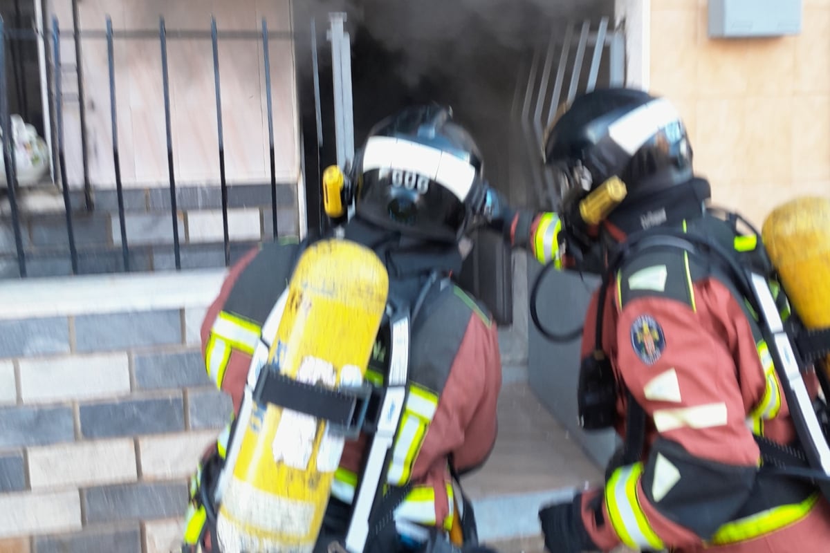 Seis personas heridas, entre ellas un bebé y un niño, tras el incendio de una vivienda en Los Dolores