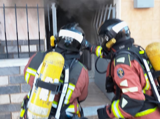 Seis personas heridas, entre ellas un bebé y un niño, tras el incendio de una vivienda en Los Dolores