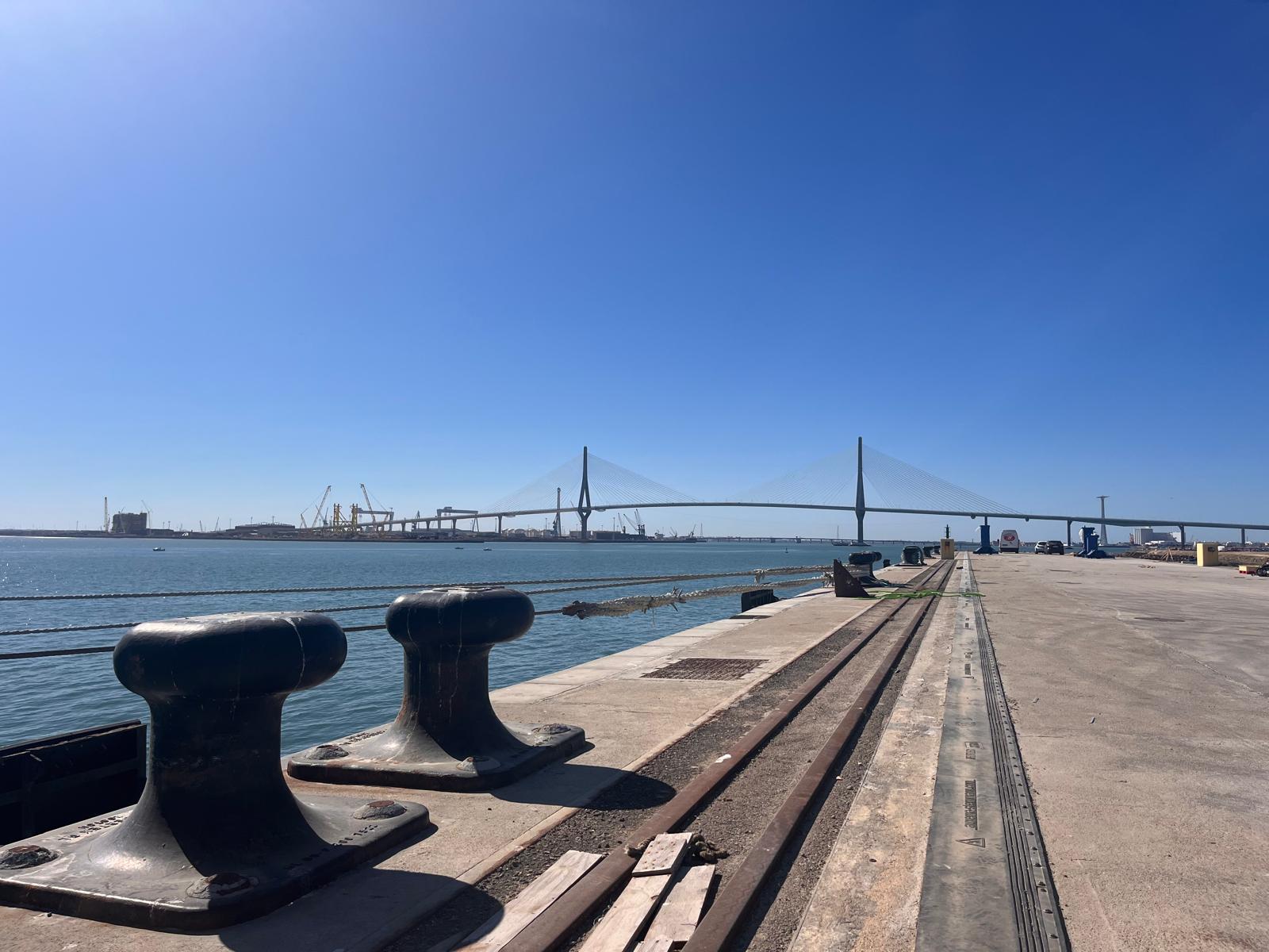 Imágenes de las obras de la nueva terminal de contenedores de Cádiz