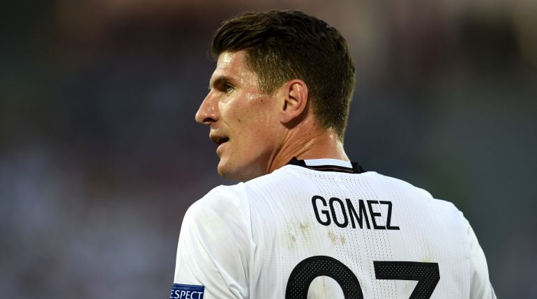 El delantero Mario Gómez con la camiseta de la selección alemana durante un partido de la Eurcopa.