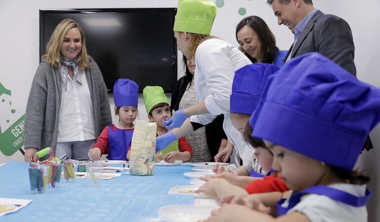 La consejera de Vivienda, durante su visita a Leganés Norte