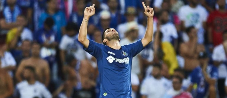 Dani Pacheco celebra uno de sus goles al Tenerife.