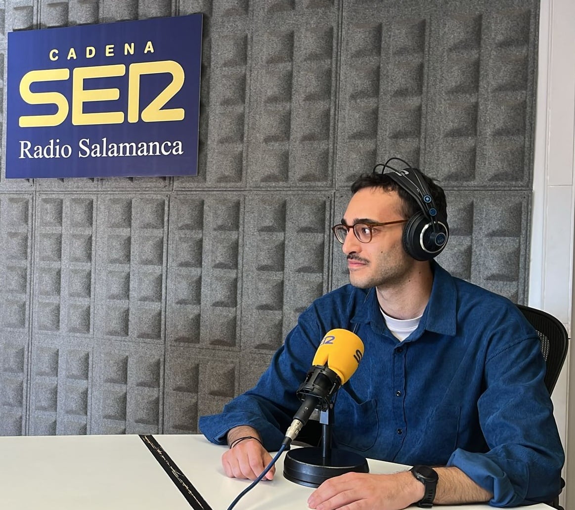 Miguel Ampuero, presidente de Unionistas de Salamanca, en los estudios centrales de Radio Salamanca de la Cadena SER/SER