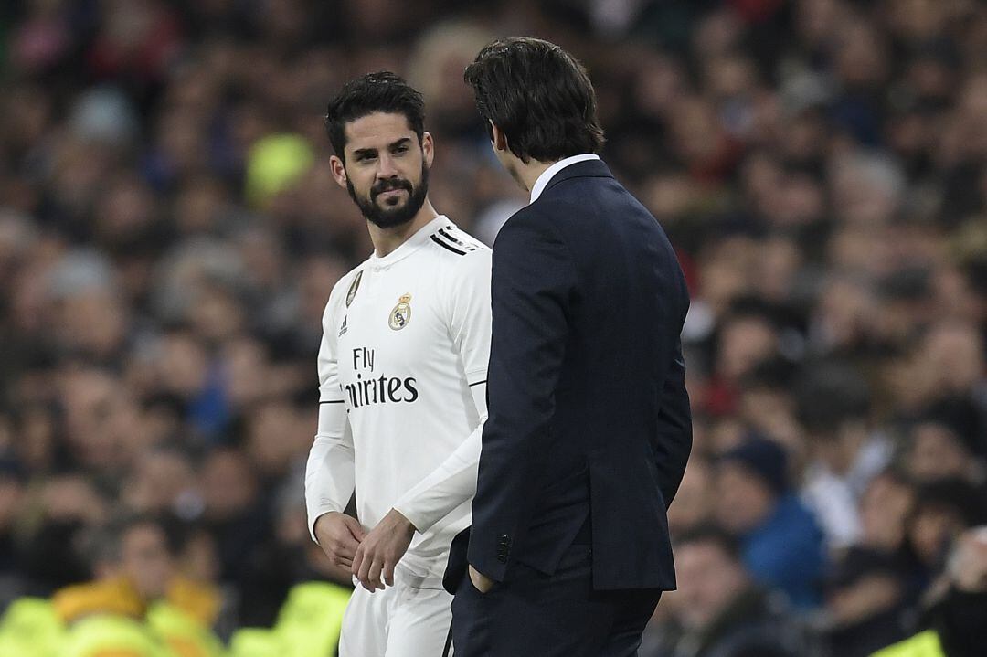 Isco y Solari durante el partido de LaLiga contra el Valencia