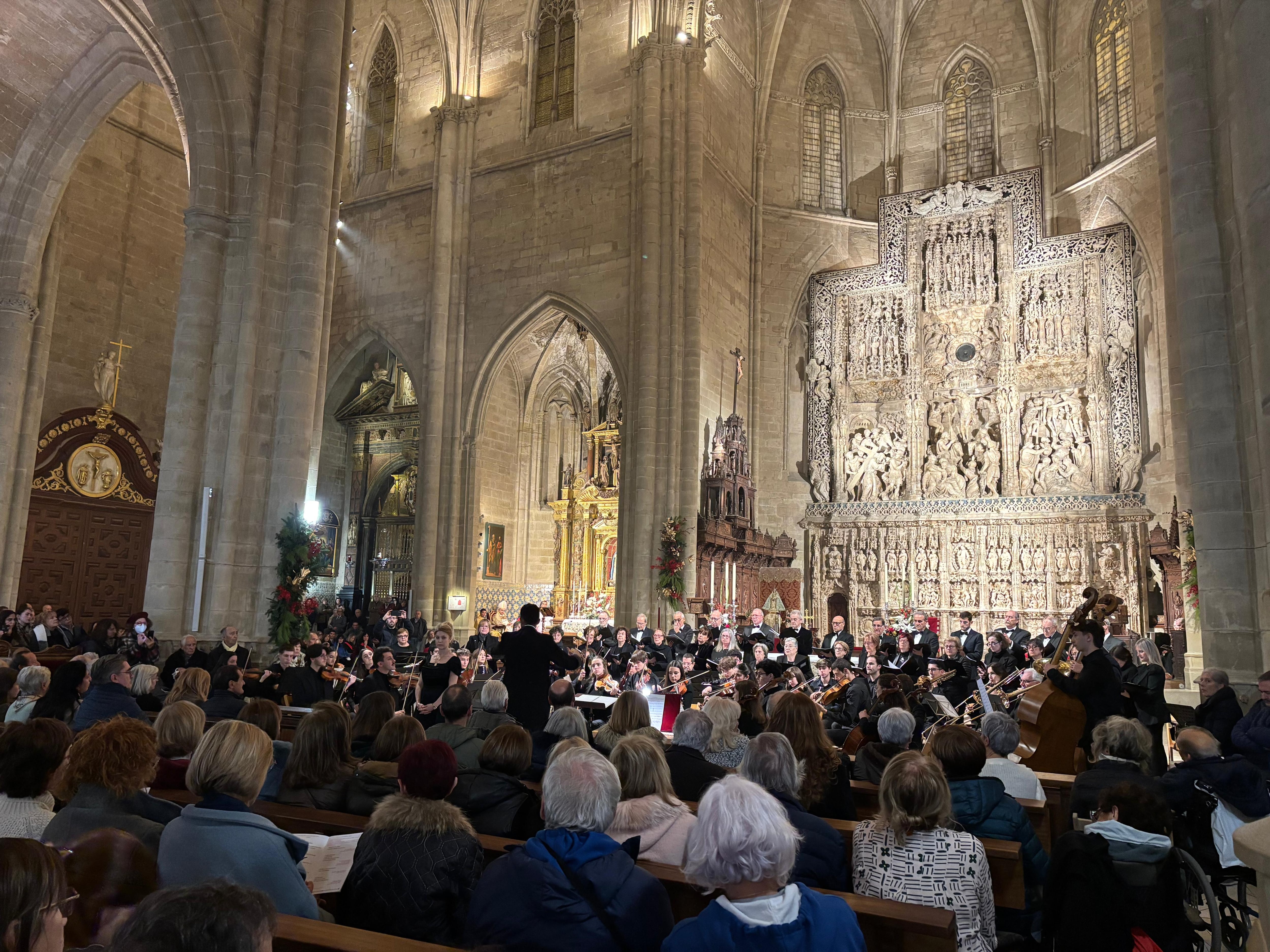Un momento de la interpretación del Tota Pulchra en la Catedral de Huesca