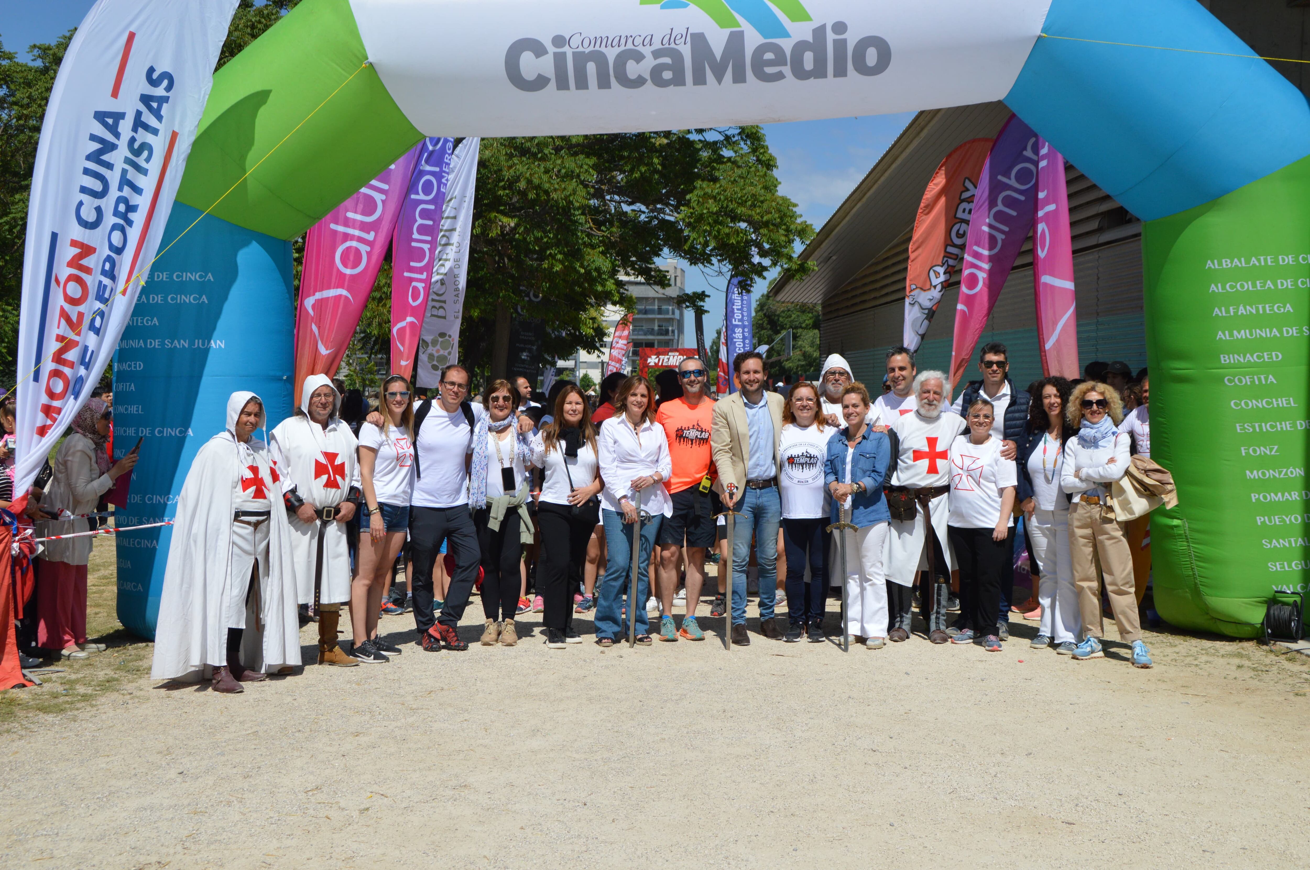 Foto de familia de la organización de la Templar Escolar. Foto: Ayuntamiento de Monzón